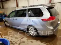 2011 Toyota SIENNA фото