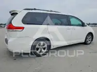 2011 Toyota SIENNA фото