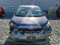 2011 Toyota SIENNA photo