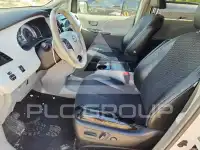 2011 Toyota SIENNA фото