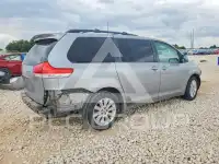 2011 Toyota SIENNA фото