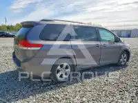 2011 Toyota SIENNA фото