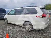 2011 Toyota SIENNA фото