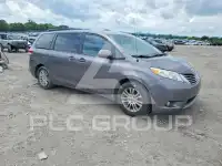 2011 Toyota SIENNA фото