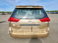 2011 Toyota SIENNA фото