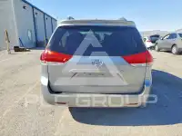 2011 Toyota SIENNA photo
