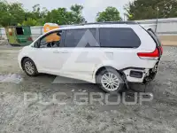 2011 Toyota SIENNA фото