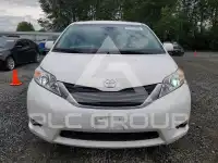 2011 Toyota SIENNA фото