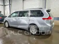2011 Toyota SIENNA фото