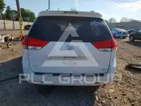 2011 Toyota SIENNA фото