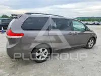 2011 Toyota SIENNA фото
