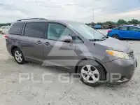 2011 Toyota SIENNA фото