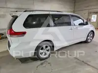 2011 Toyota SIENNA photo