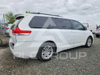 2011 Toyota SIENNA фото