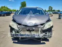 2011 Toyota SIENNA фото