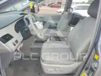 2011 Toyota SIENNA фото