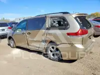2011 Toyota SIENNA photo
