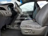 2011 Toyota SIENNA фото