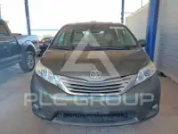 2011 Toyota SIENNA фото