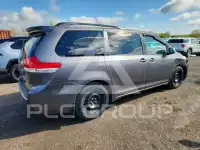2011 Toyota SIENNA фото