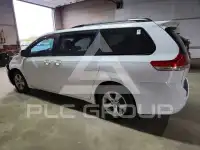 2011 Toyota SIENNA photo