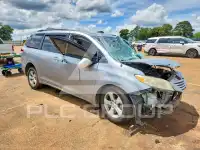 2011 Toyota SIENNA photo