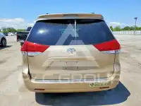 2011 Toyota SIENNA photo