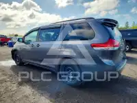 2011 Toyota SIENNA фото