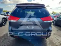 2011 Toyota SIENNA фото