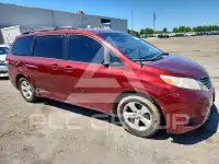 2011 Toyota SIENNA фото