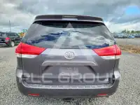 2011 Toyota SIENNA фото