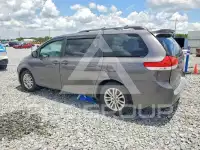 2011 Toyota SIENNA photo
