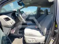 2011 Toyota SIENNA фото