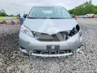 2011 Toyota SIENNA photo