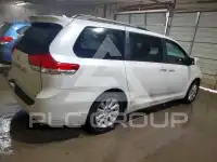 2011 Toyota SIENNA фото