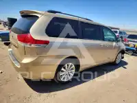2011 Toyota SIENNA photo