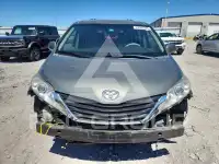 2011 Toyota SIENNA фото