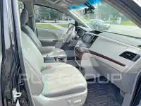 2011 Toyota SIENNA фото