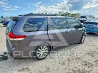 2011 Toyota SIENNA фото