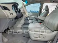 2011 Toyota SIENNA фото