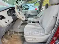 2011 Toyota SIENNA фото