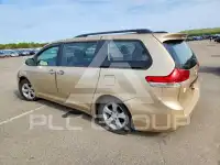2011 Toyota SIENNA фото