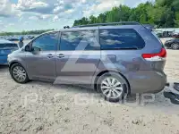 2011 Toyota SIENNA фото
