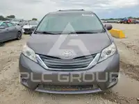 2011 Toyota SIENNA photo