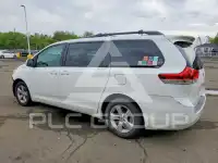 2011 Toyota SIENNA фото