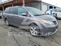 2011 Toyota SIENNA photo