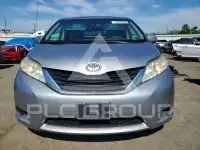 2011 Toyota SIENNA photo