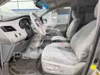 2011 Toyota SIENNA фото