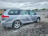 2011 Toyota SIENNA photo