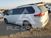 2011 Toyota SIENNA photo